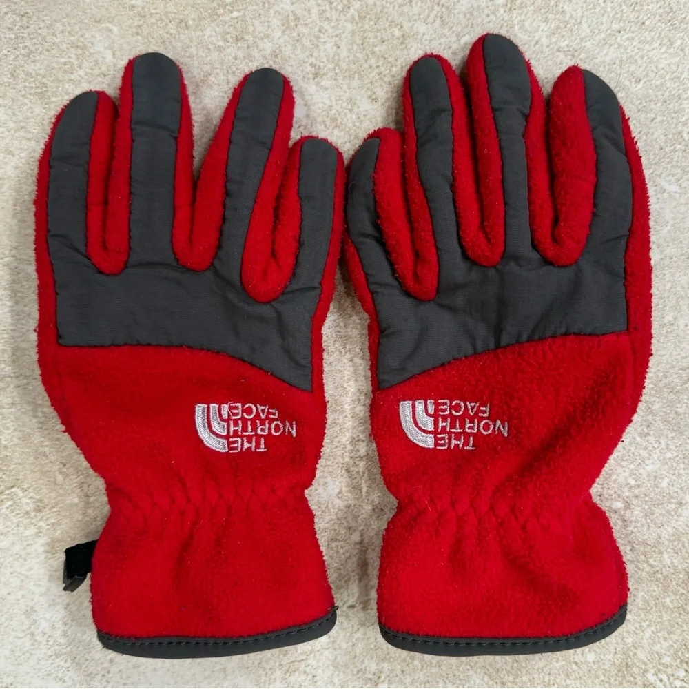 The North Face® Kids’ Denali Gloves Size: Small Color: Red/Grey